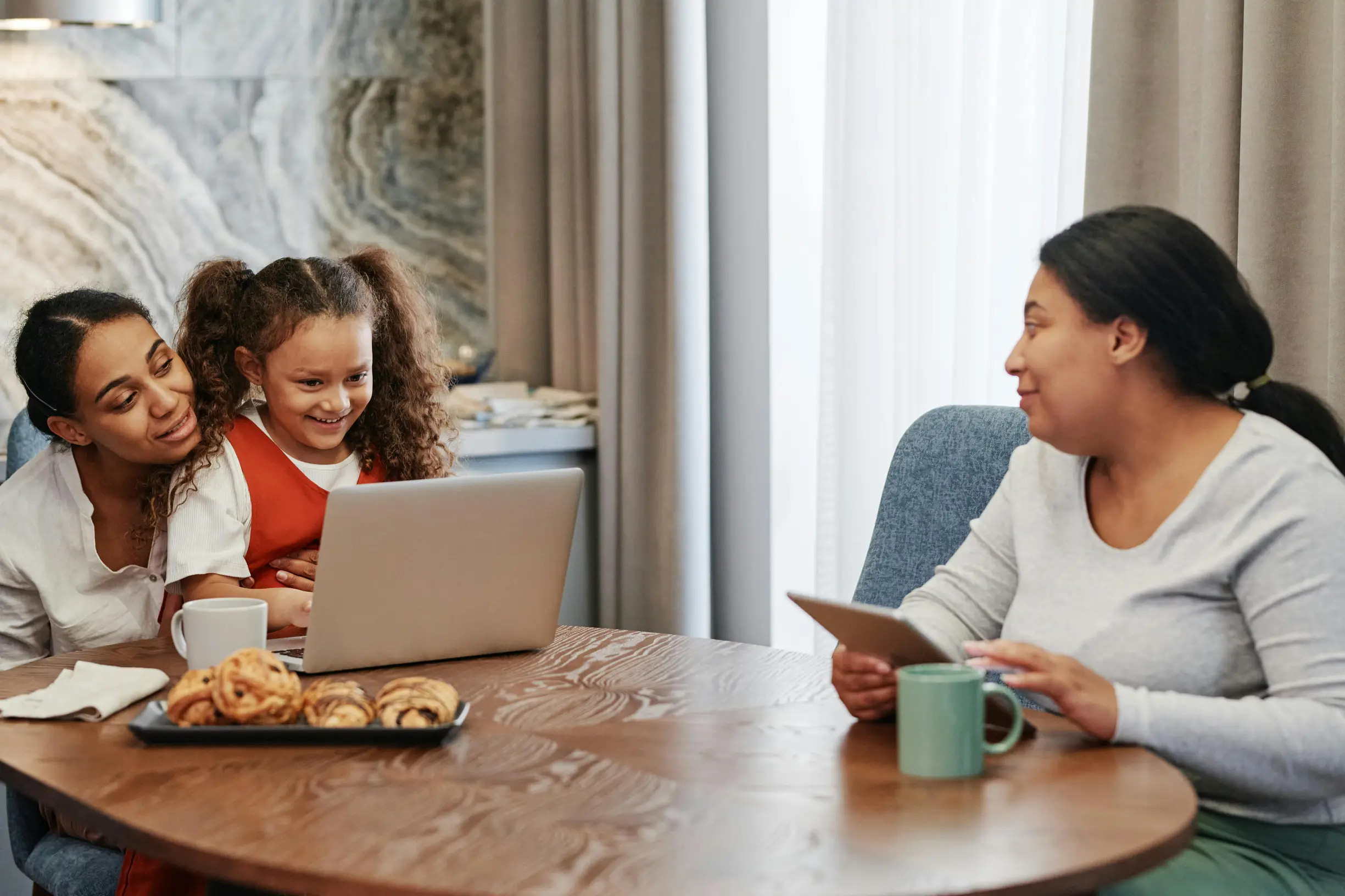 Which three factors matter when choosing rolling monthly plans or longer contracts?
